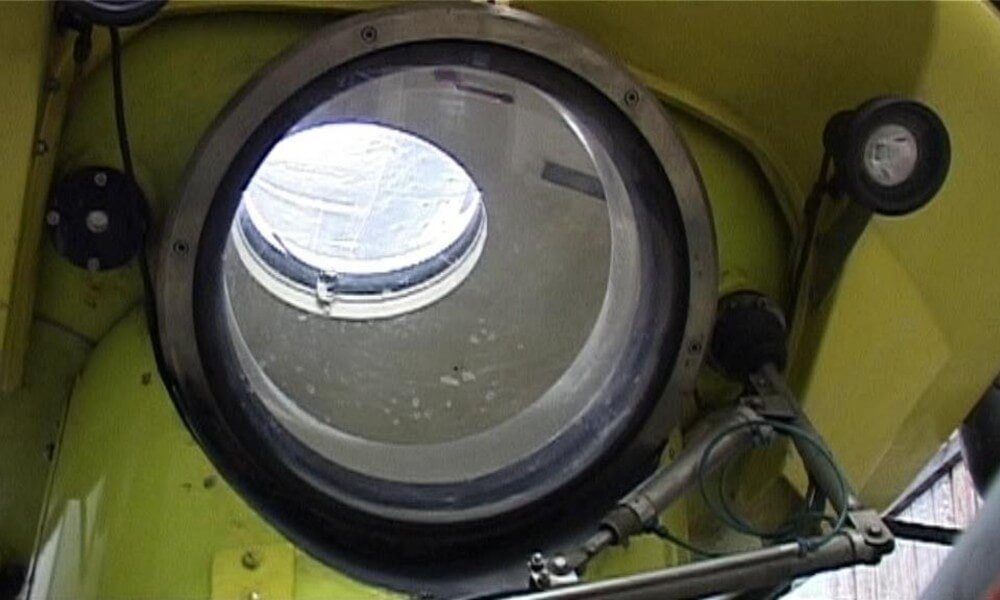 E2 Submarine Viewport