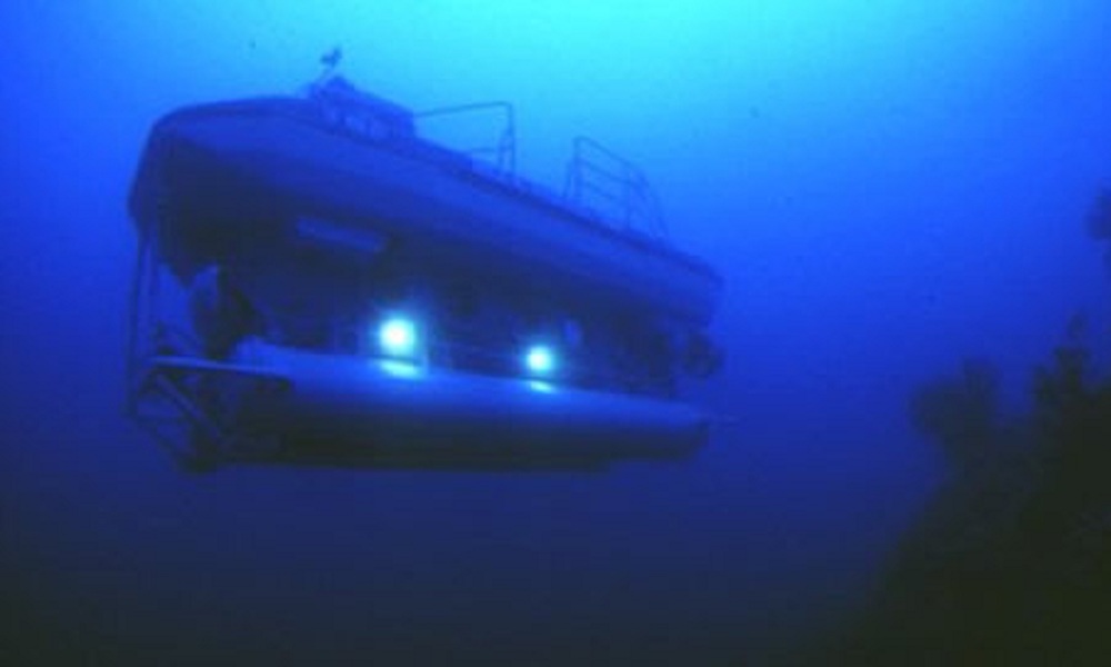 MERGO-10 Tourist Submarine Underwater Side View