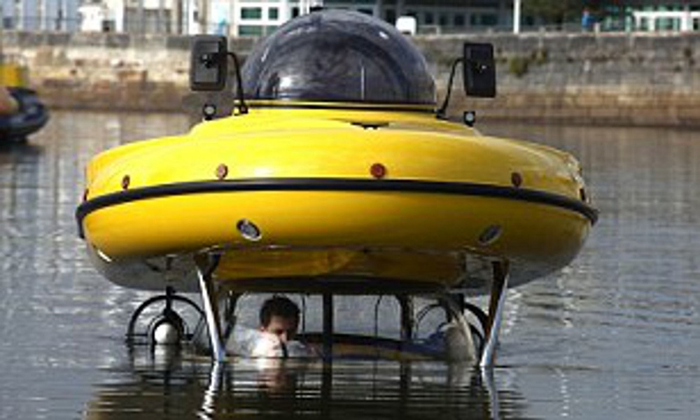 MSV Explorer Semi-Submarine Launching