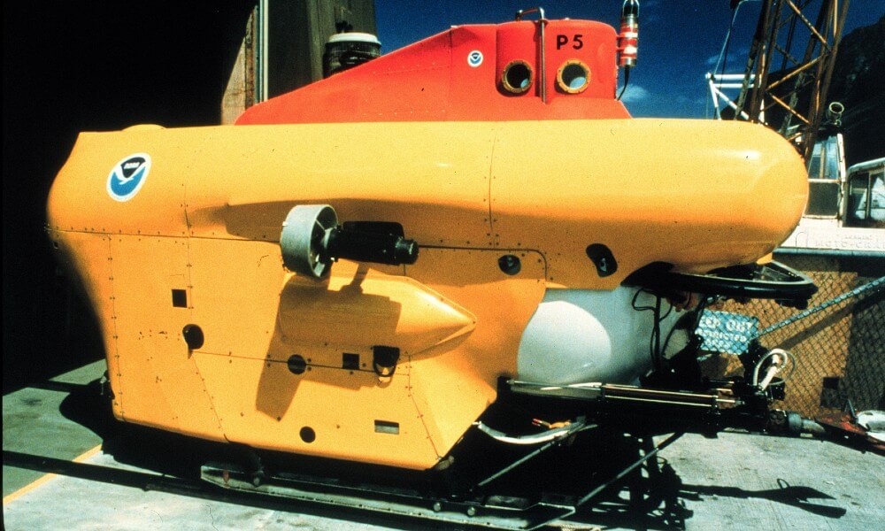 PISCES-VI Research Submarine Yellow Color Side View
