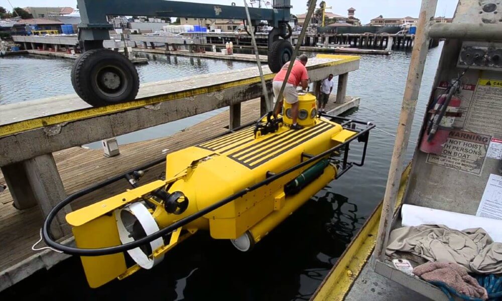 Perry Diver Lockout Research Submarine Launching into the water