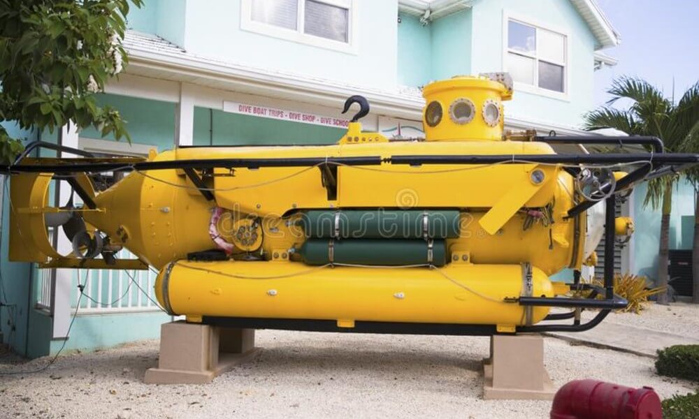 Perry Diver Lockout Research Submarine Side View