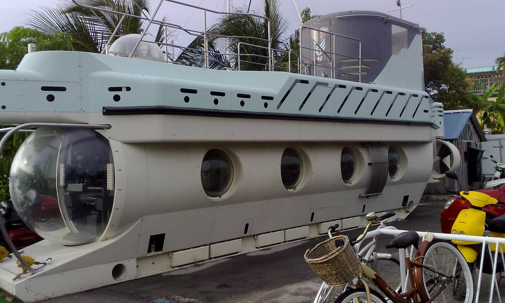 SM16 Tourist Submarine