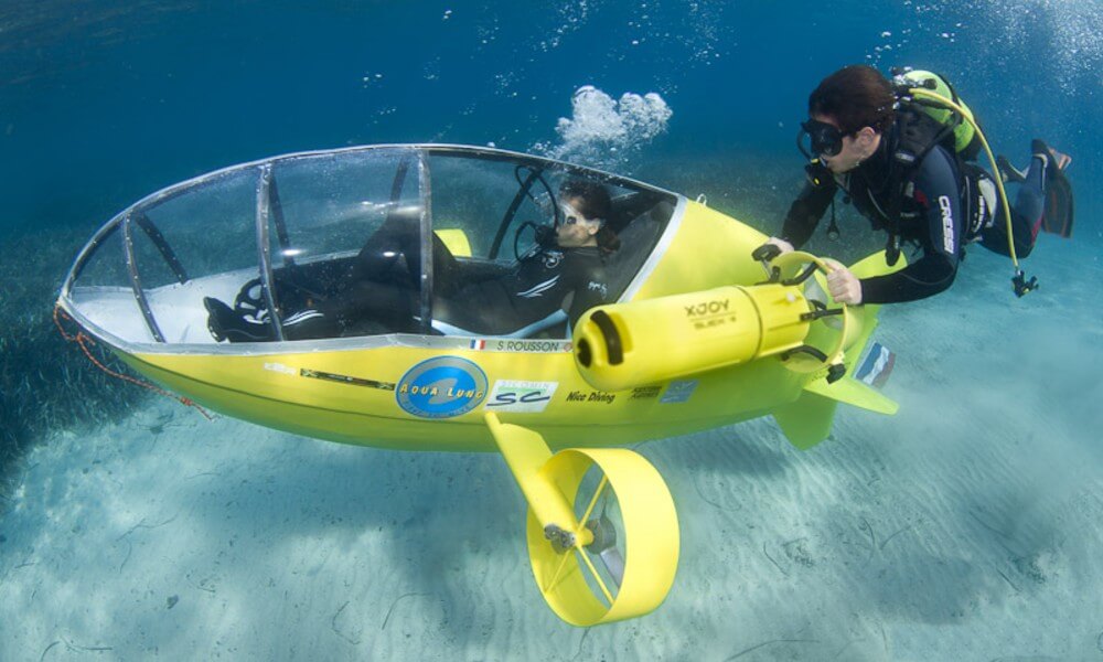 Scubster Wet Submarine Craft - Pub Underwater Side View