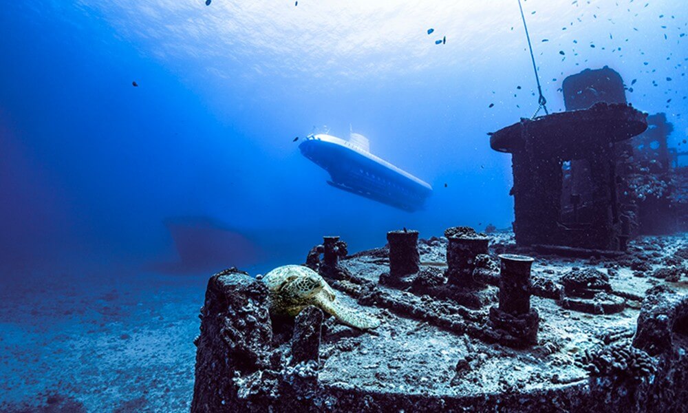 SnDB Tourist Submarine Underwater Side View from Distance